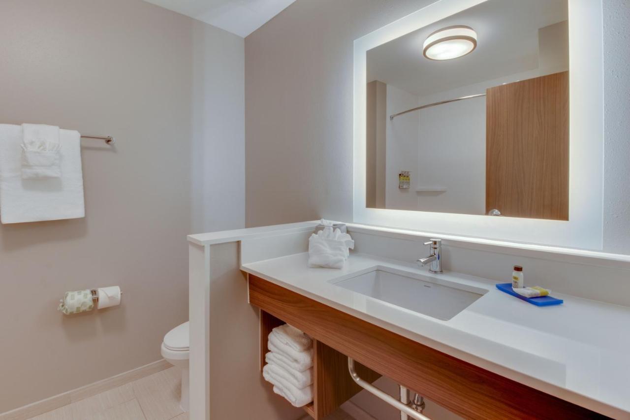 Holiday Inn Express & Suites - Union City By Ihg מראה חיצוני תמונה