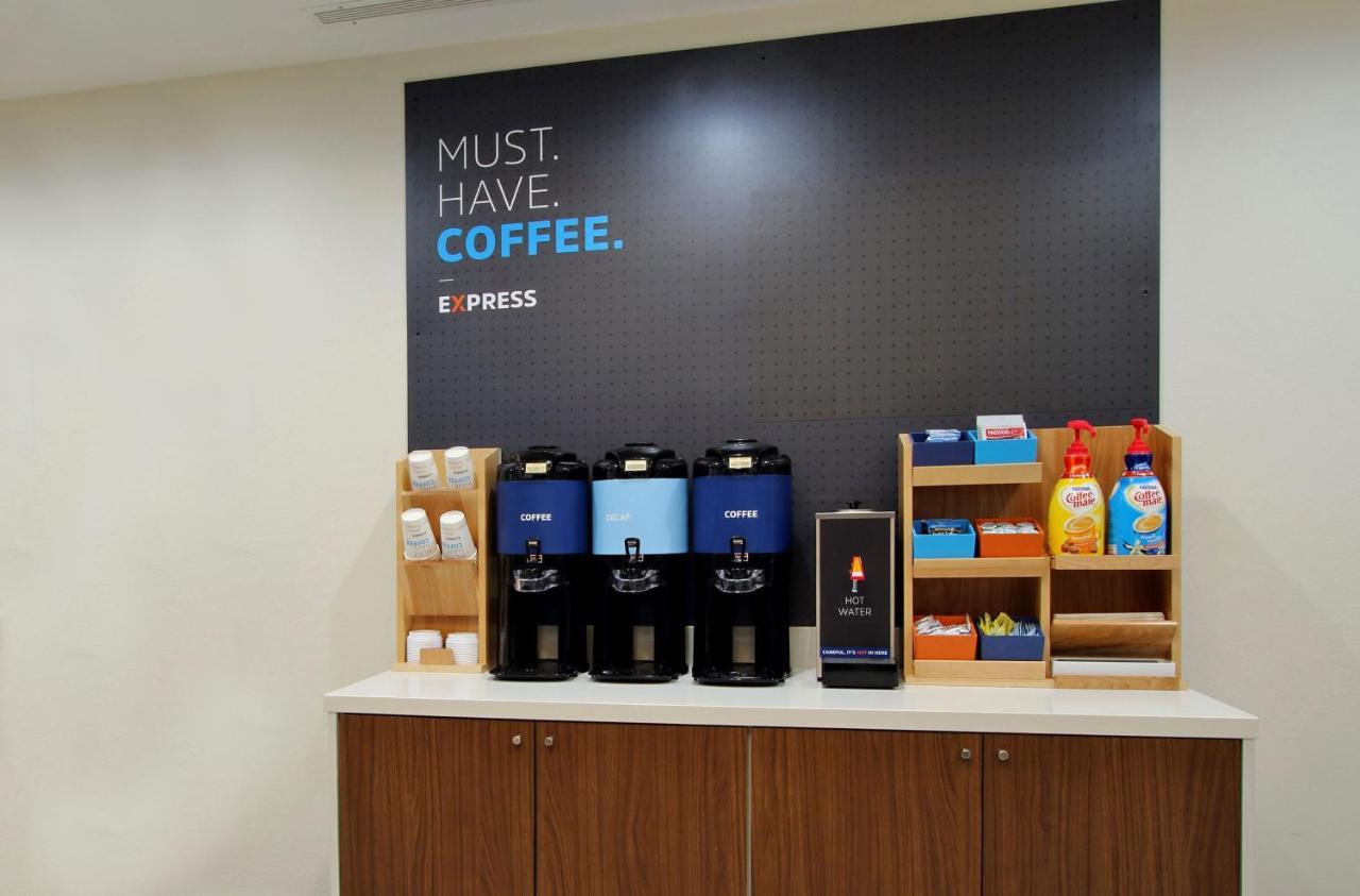 Holiday Inn Express & Suites - Union City By Ihg מראה חיצוני תמונה